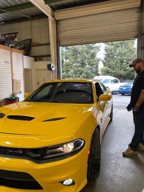 How Mobile Auto Glass Service Saves Time for Busy Drivers